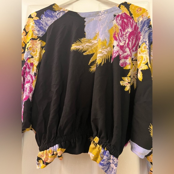 Free people size small open back blouse - Picture 3 of 3